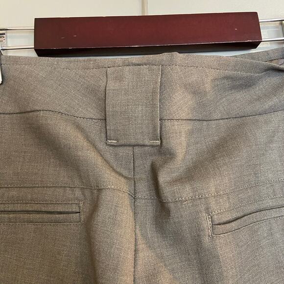 Vince Women's Size 0 Brown Dark Khaki Wool Pleated Front Tapered Trouser Pants - Picture 6 of 9